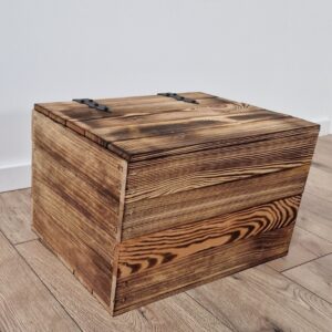 Wooden crate with lid