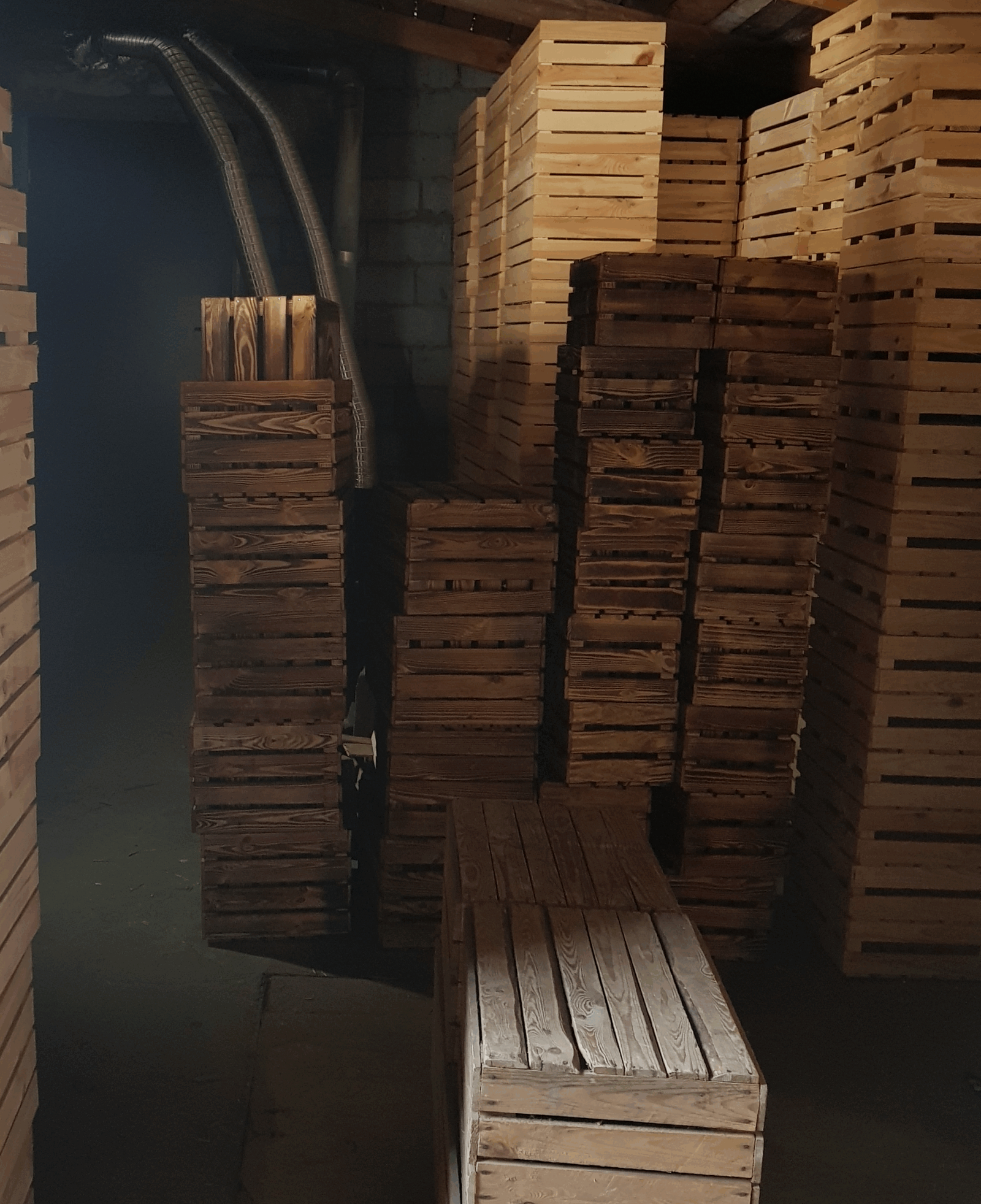 SetCrates workshop – burnt effect and assembling wooden crates